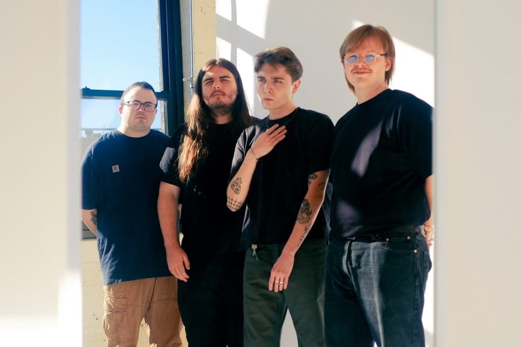 Arm's Length w/ Holding Absence
