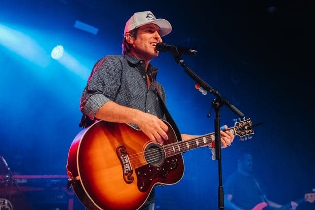 Casey Donahew Band w/ Julianna Rankin