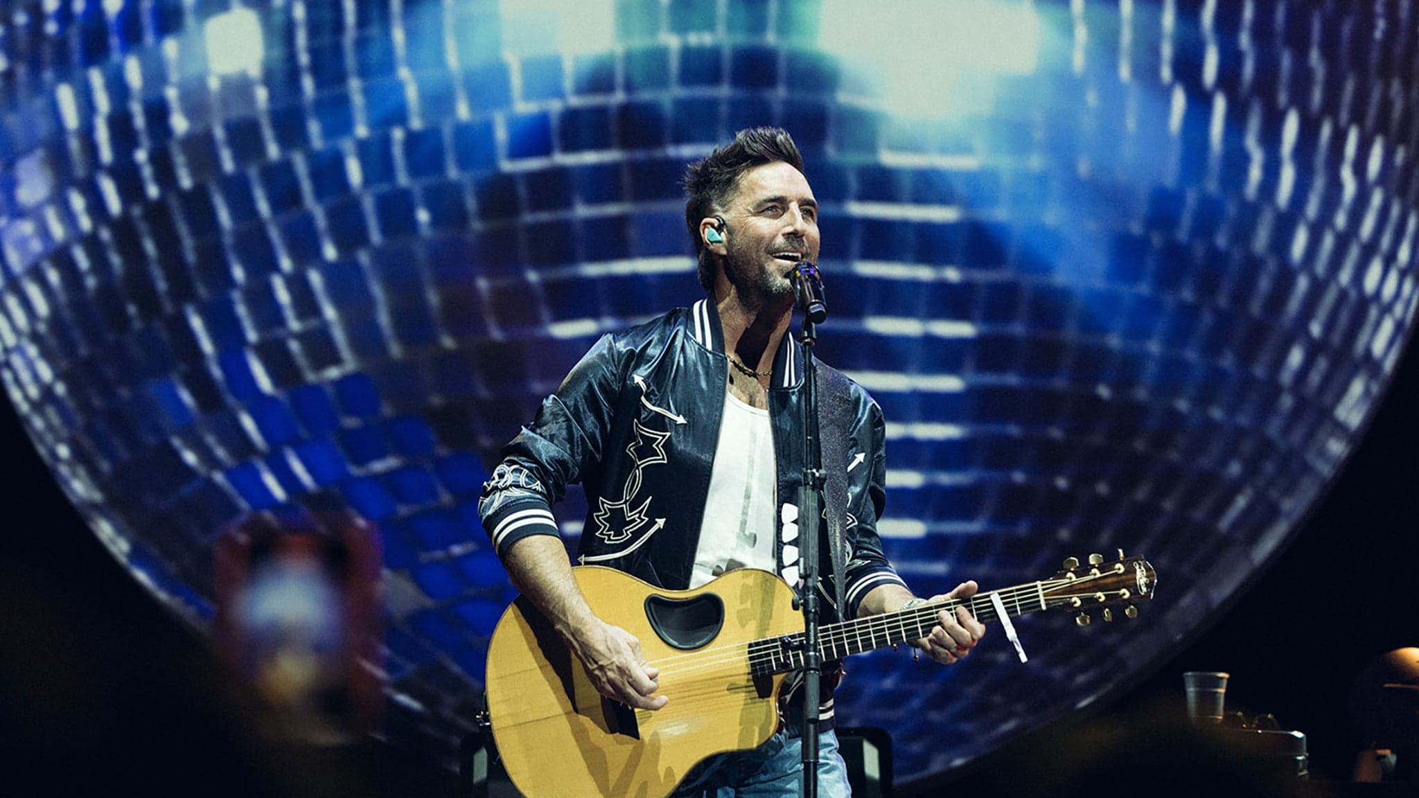 Jake Owen w/ Niko Moon
