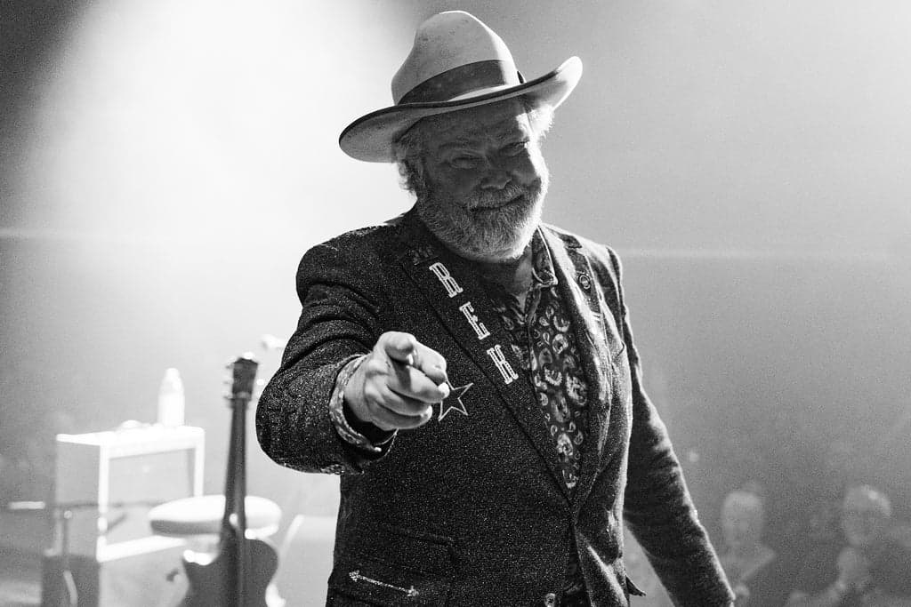 Robert Earl Keen w/ Mason Lively