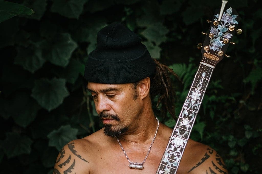 Michael Franti Trio - Heartstrings & Dynamite